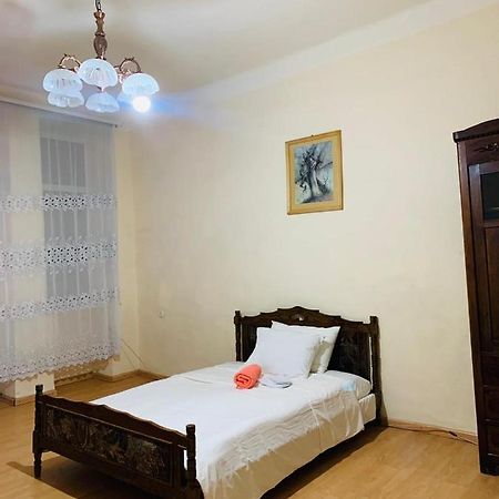 Infinity Hostel & Tour Yerevan Bagian luar foto