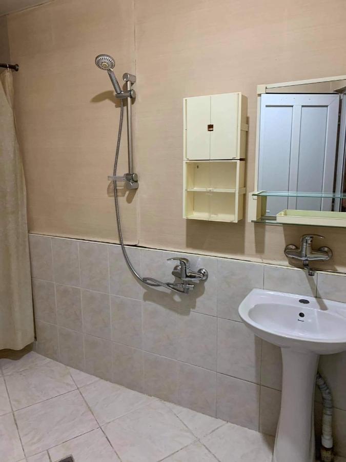 Infinity Hostel & Tour Yerevan Bagian luar foto
