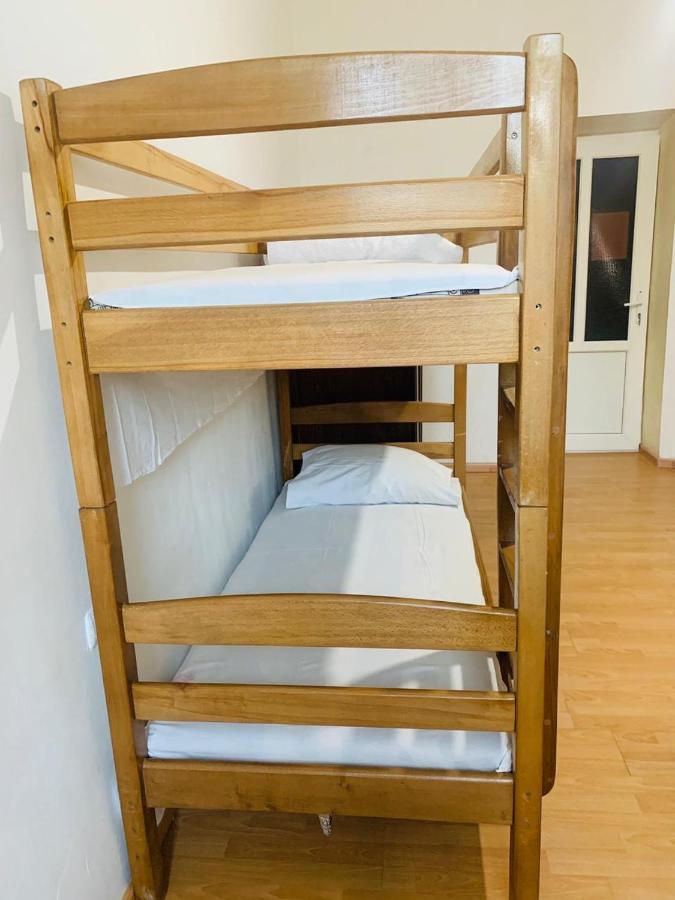 Infinity Hostel & Tour Yerevan Bagian luar foto