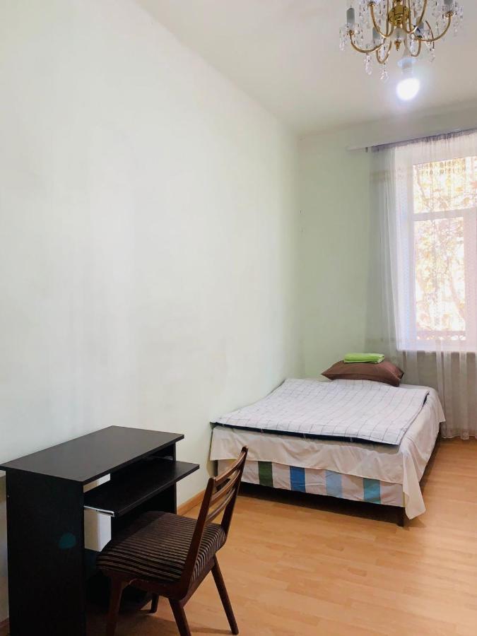 Infinity Hostel & Tour Yerevan Bagian luar foto