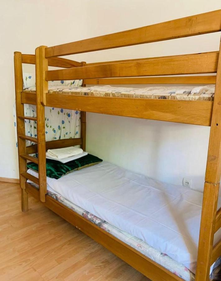 Infinity Hostel & Tour Yerevan Bagian luar foto