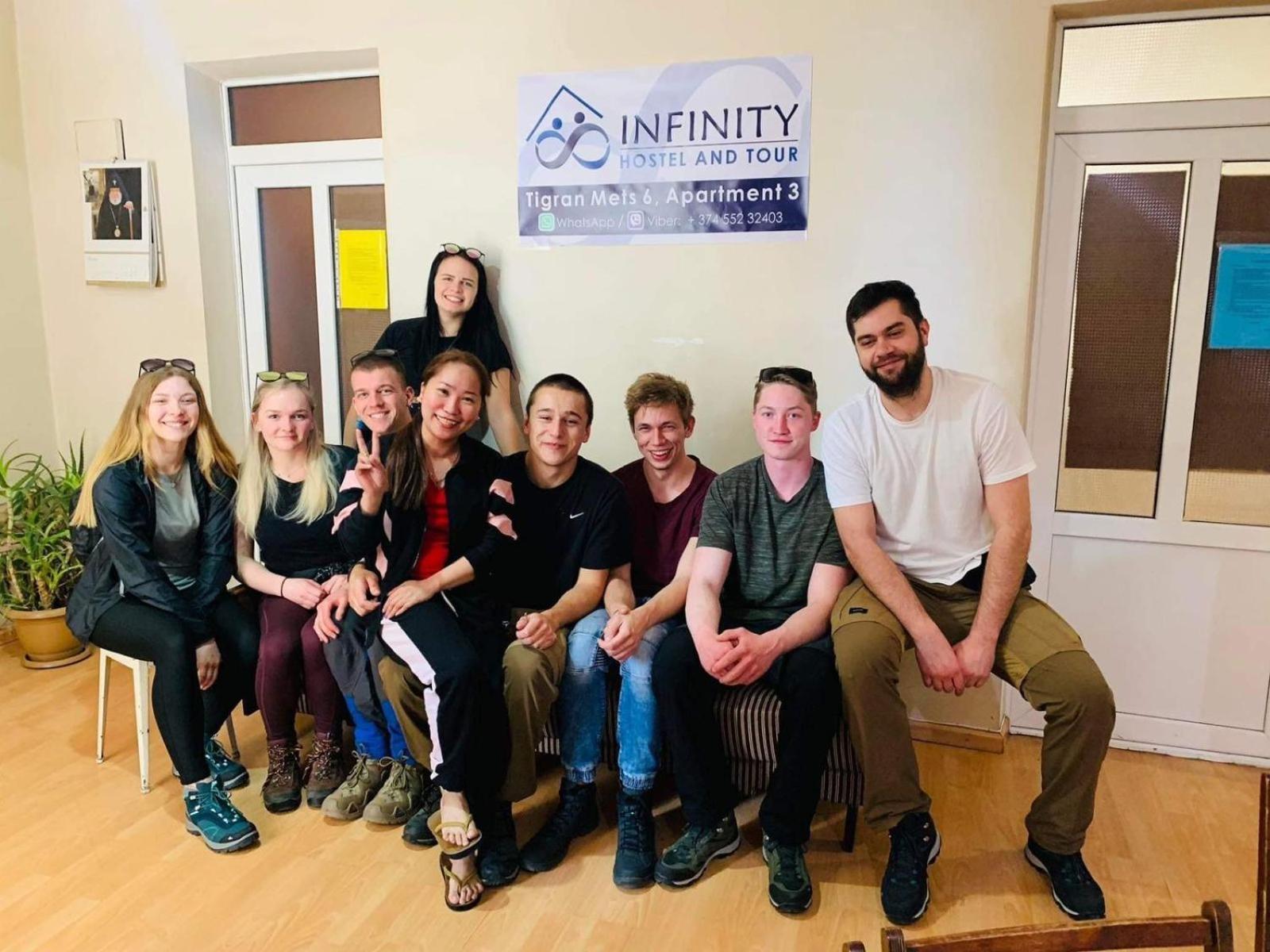 Infinity Hostel & Tour Yerevan Bagian luar foto